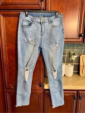 Women’s Light Blue Distressed Skinny Jeans